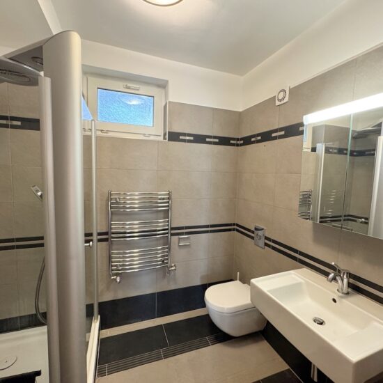 verecke-ingatlan-immobil-elado-lakas-II-kerulet-luxus-elegans-csibor utca-4szoba-erkely-panorama-lift-garazs-exkluziv-buda-budapest-furdoszoba