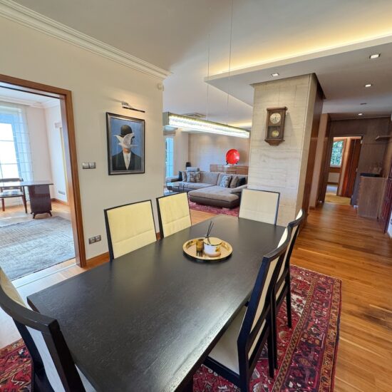 verecke-ingatlan-immobil-elado-lakas-II-kerulet-luxus-elegans-csibor utca-4szoba-erkely-panorama-lift-garazs-exkluziv-buda-budapest-konyha-nappali