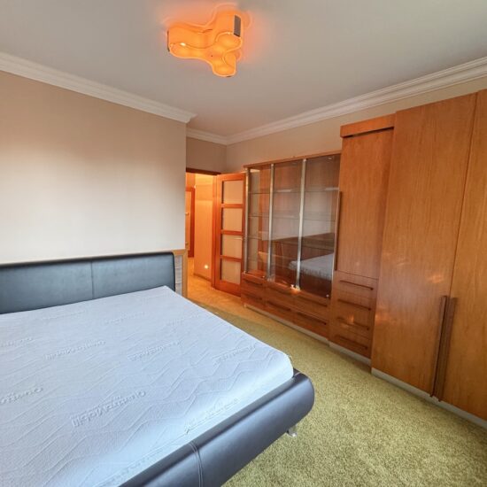 verecke-ingatlan-immobil-elado-lakas-II-kerulet-luxus-elegans-csibor utca-4szoba-erkely-panorama-lift-garazs-exkluziv-buda-budapest-konyha-nappali-klima-gardrob